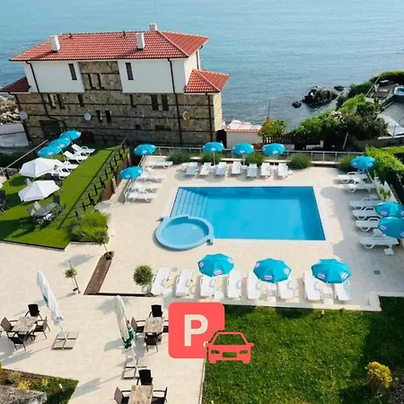 Apolonis Hotell 3*