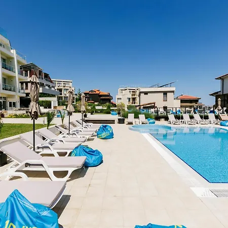 Apolonis Hotell 3*