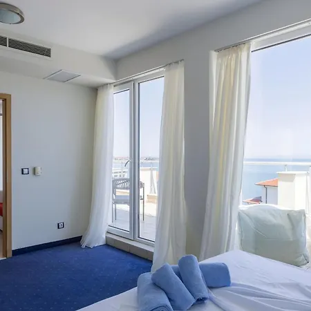 Hotell Apolonis 3*