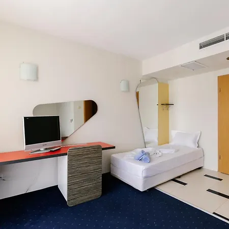 Apolonis Hotell 3*